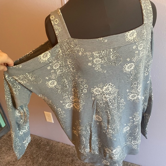 Paisley Floral Cold Shoulder Sweater - Picture 3 of 6